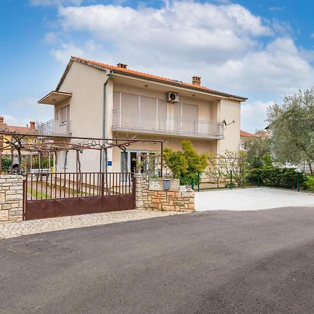 Lovely Apartment In Fazana With Kitchen Εξωτερικό φωτογραφία