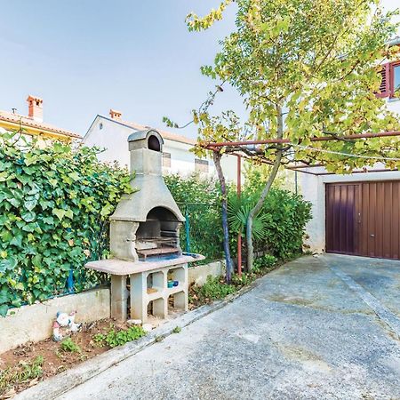 Lovely Apartment In Fazana With Kitchen Εξωτερικό φωτογραφία