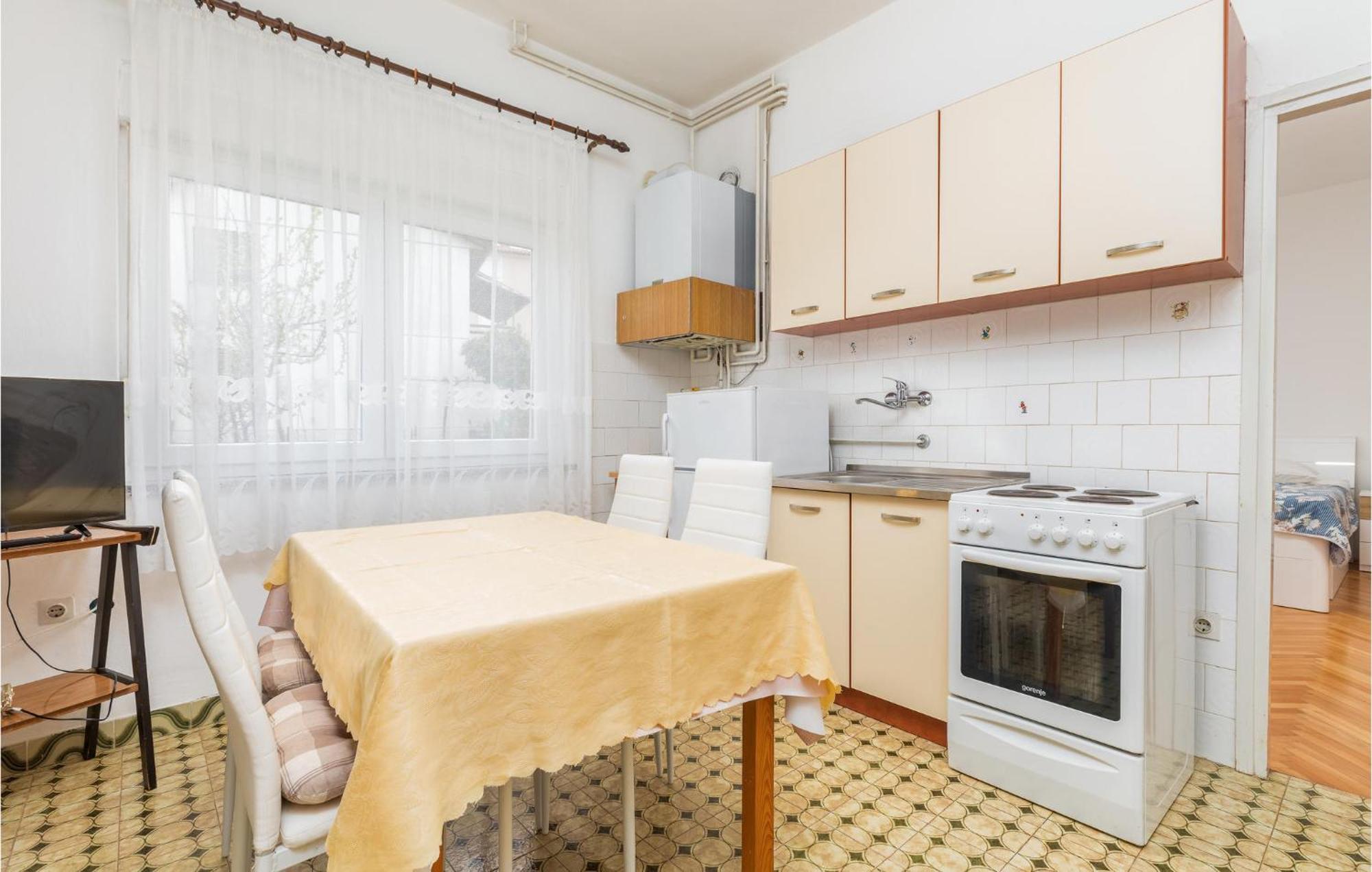 Lovely Apartment In Fazana With Kitchen Εξωτερικό φωτογραφία